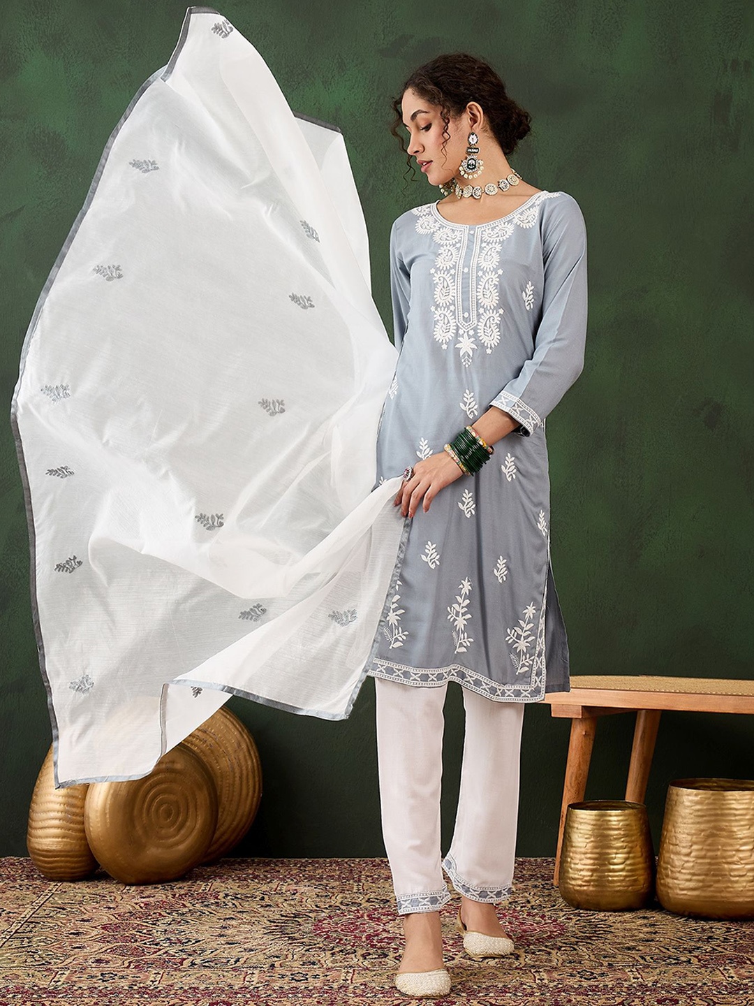 

MANVAA Women Ethnic Motifs Embroidered Regular Thread Work Kurta with Trousers & With Dupatta, Grey