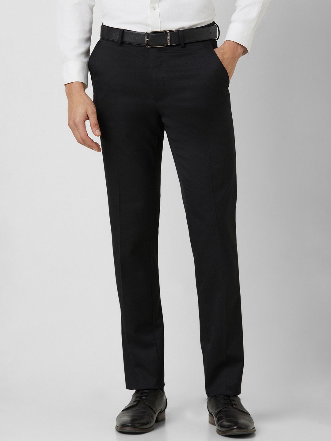 

Van Heusen Men Solid Slim Fit Mid-Rise Regular Trousers, Black