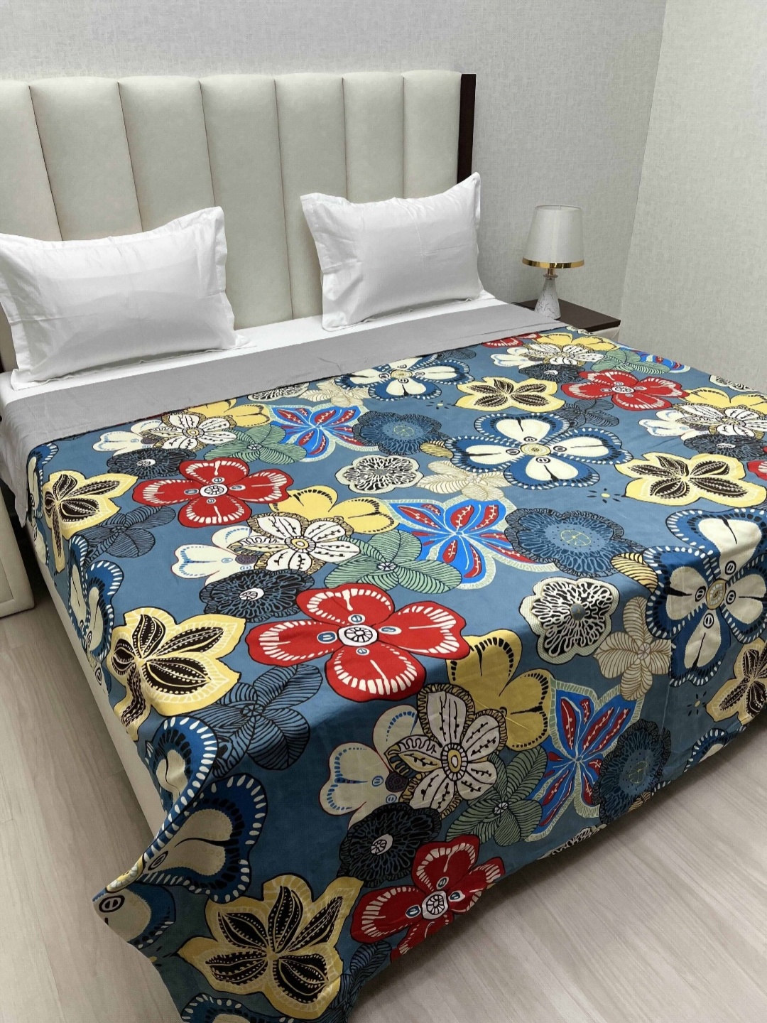 

Pure Decor Comfy Fur Blue Floral 400 GSM Microfiber AC Room Double King Bed Comforter