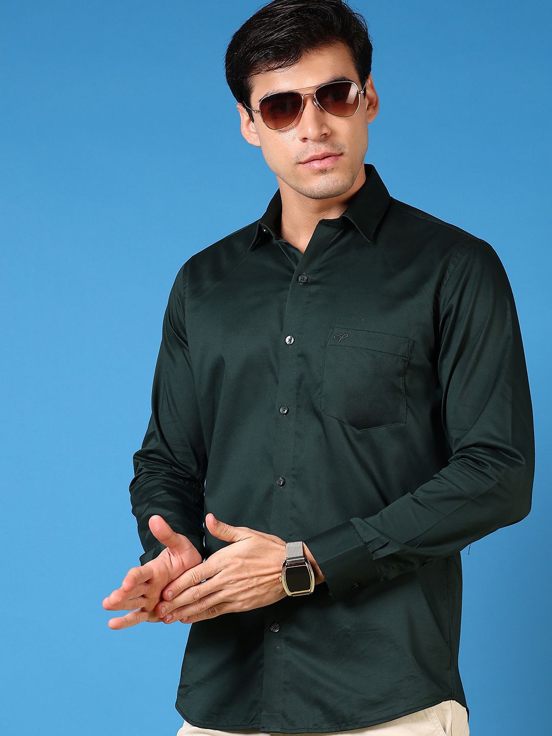 

V-Mart Men Spread Collar Solid Cotton Casual Shirt, Green