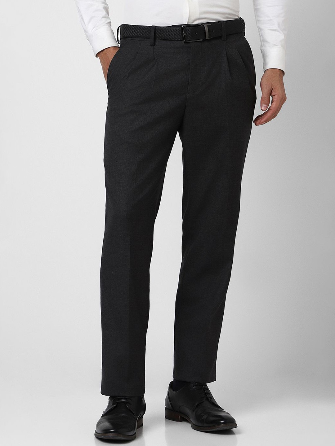 

Van Heusen Men Regular Fit Pleated Formal Trousers, Grey