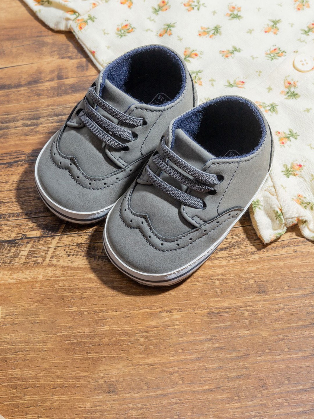 

NESKA MODA Kids Cotton Booties, Grey