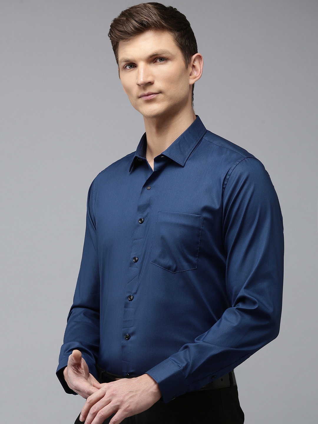

Van Heusen Slim Fit Opaque Formal Shirt, Navy blue