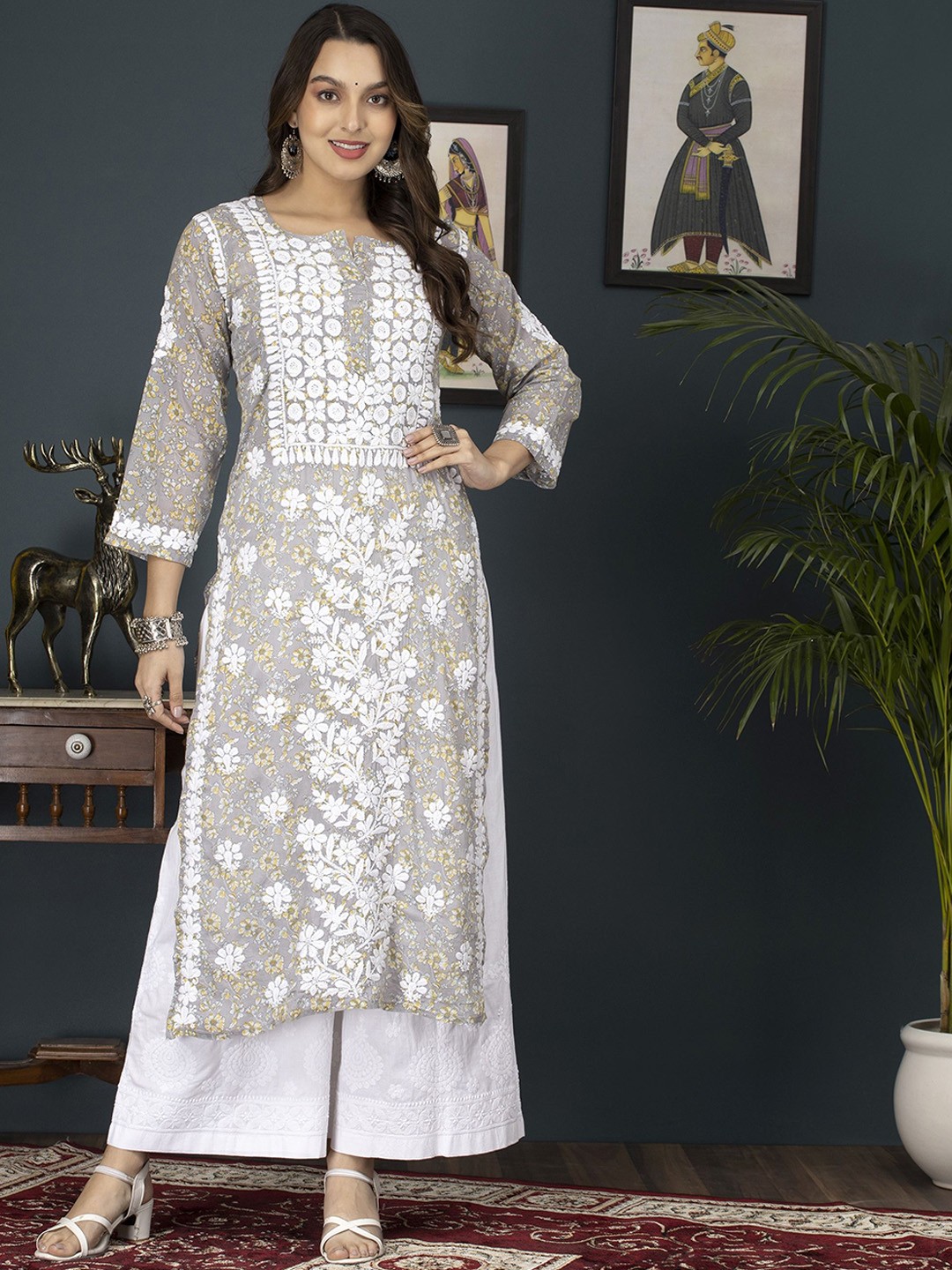 

PARAMOUNT CHIKAN Floral Lucknowi Chikankari Notch Neck Straight Kurta, Grey