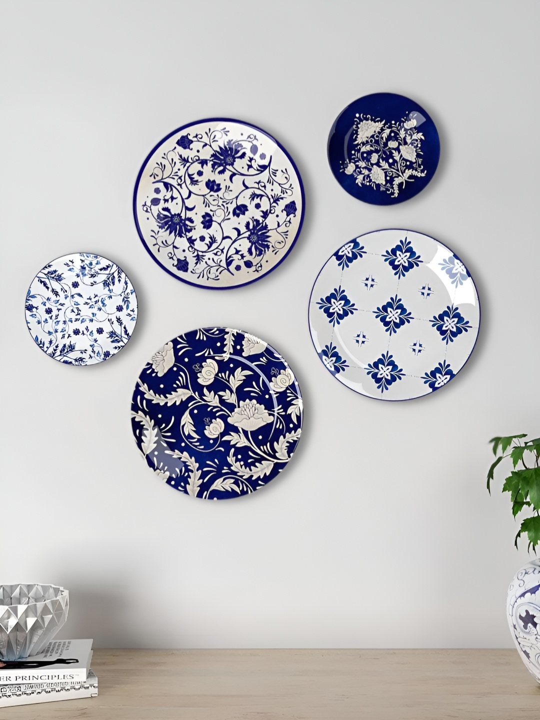 

Homscape Blue & White 5 Pieces Floral Printed Delft Art Ceramic Wall Plates