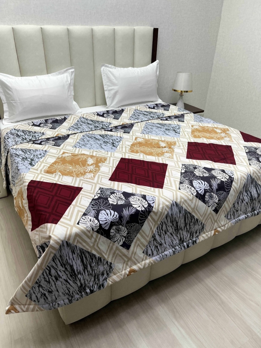 

Pure Decor Comfy White Floral Printed Microfiber 350 GSM AC Room King Size Comforter