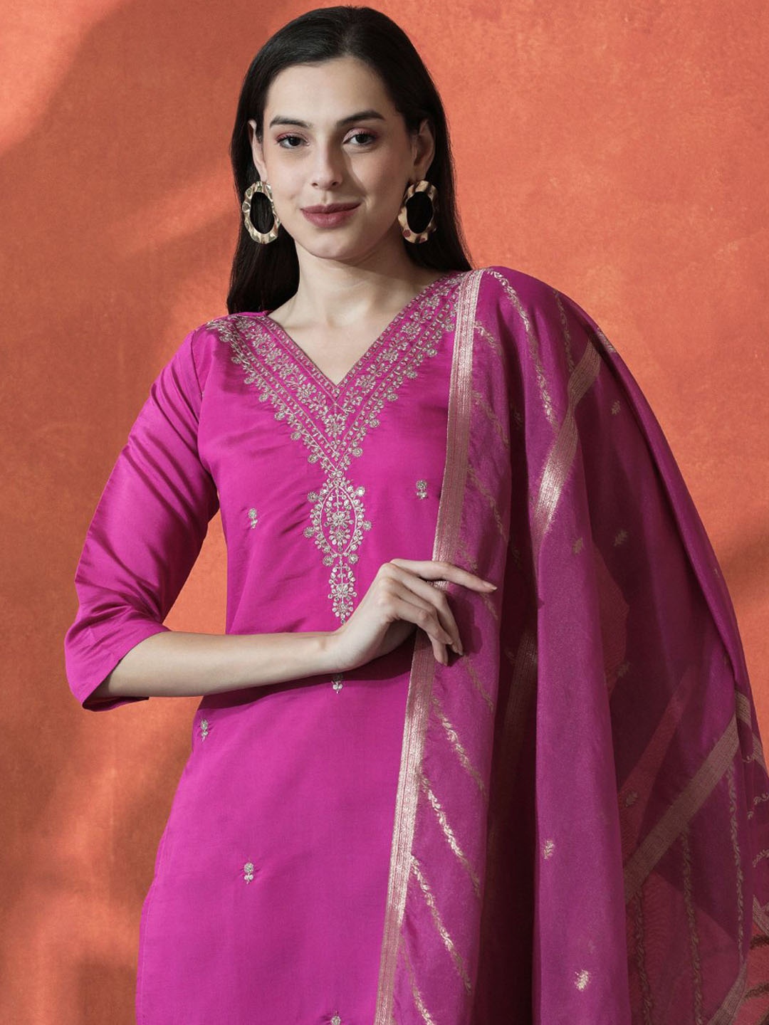 

Sangria Embroidered Straight Kurta Set With Dupatta, Pink