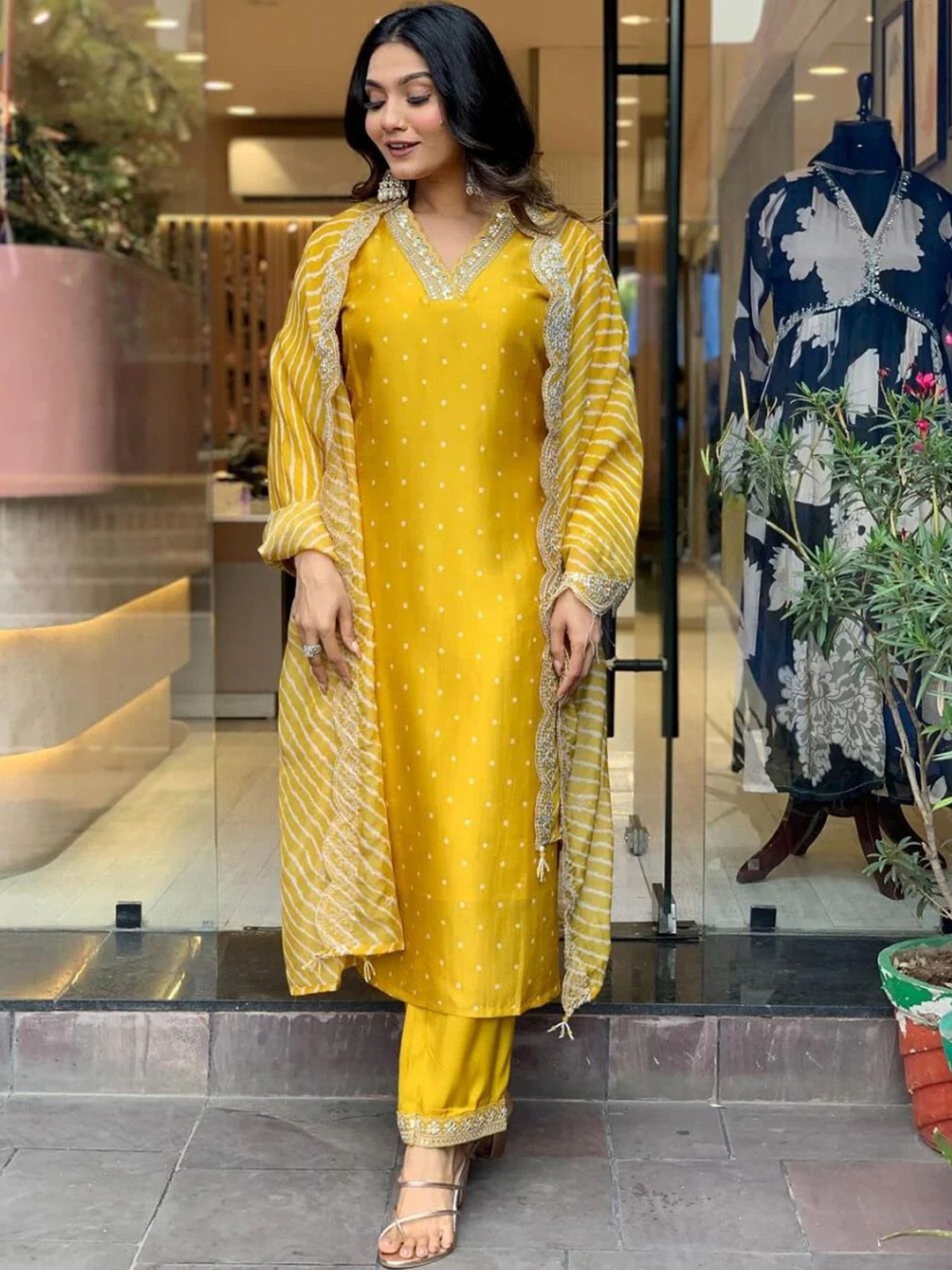 

NKV Bandhani Printed V-Neck Art Silk Sequinned Straight Kurta, Yellow