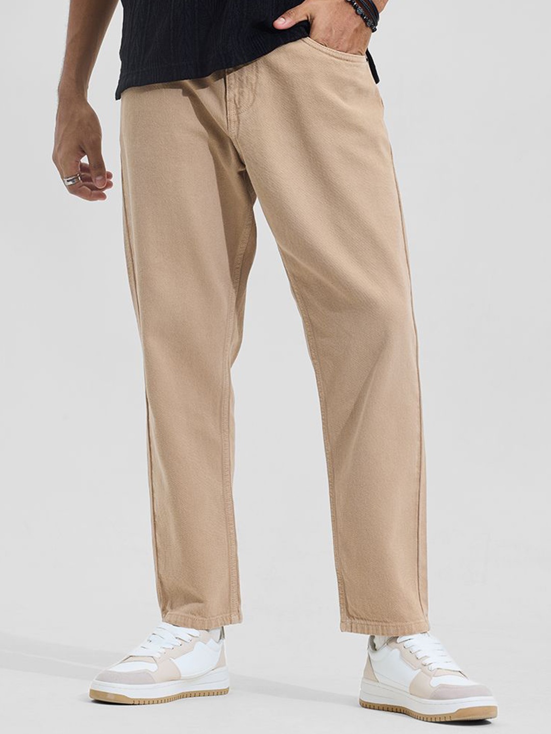 

Snitch Men Beige Solid Relaxed Mid Rise Jeans