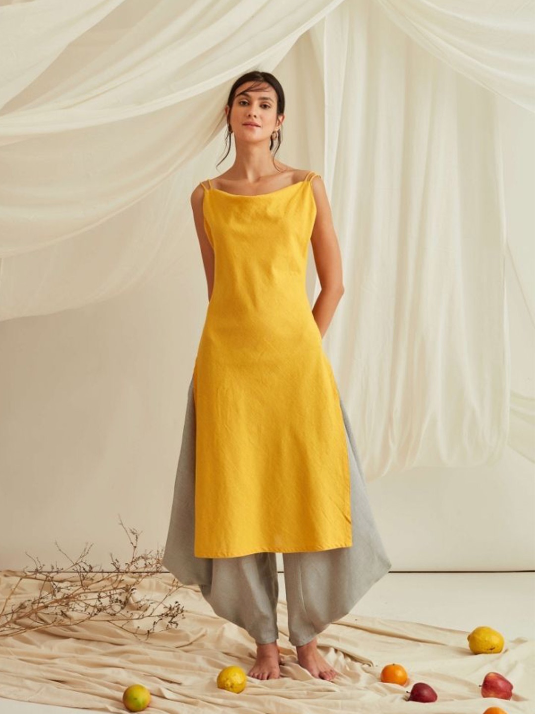 

Abhishti Cowl Neck Cotton Straight Kurta, Yellow
