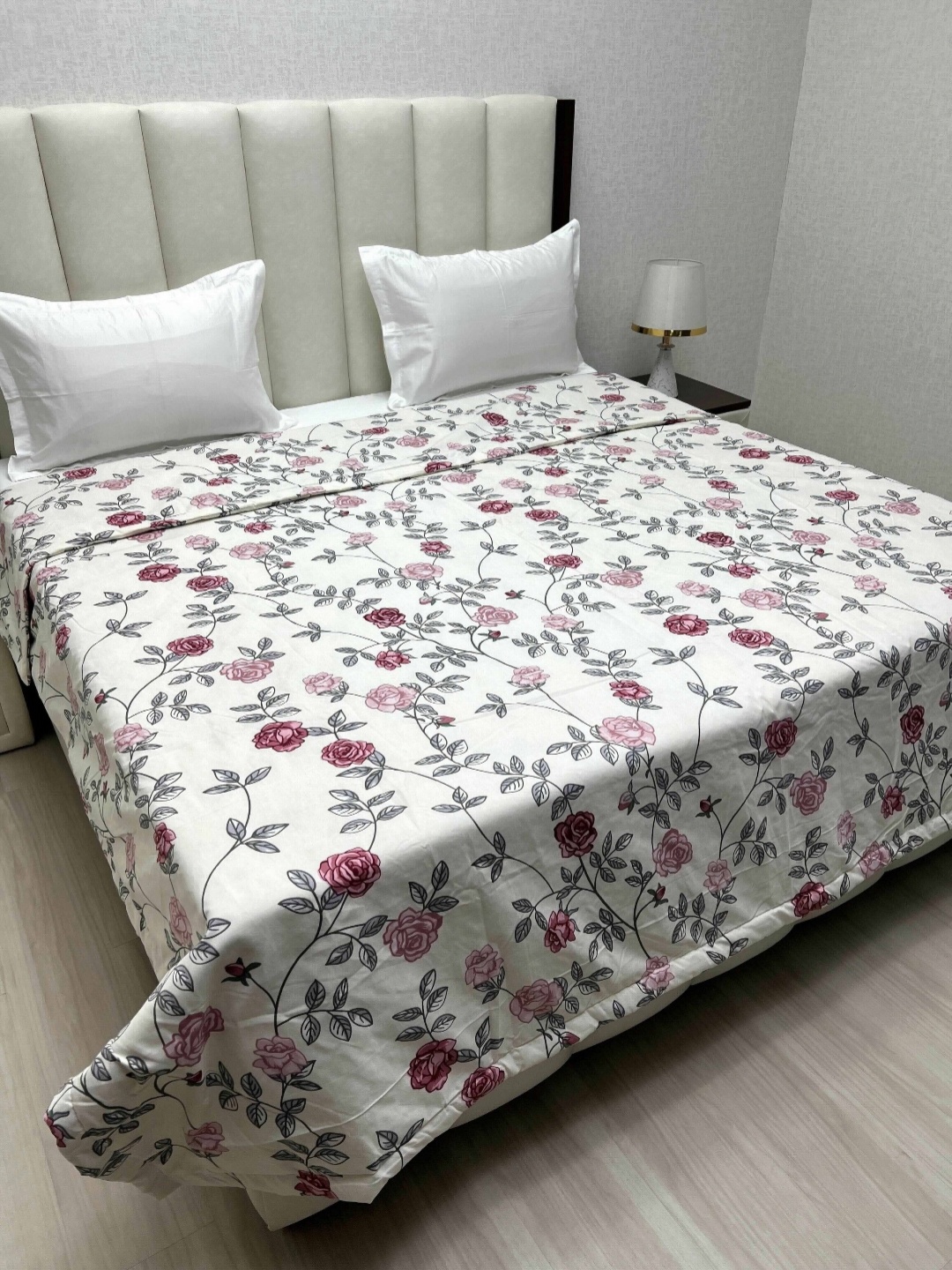 

Pure Decor Comfy White & Purple Floral Printed Microfiber 380 GSM Double Bed Comforter