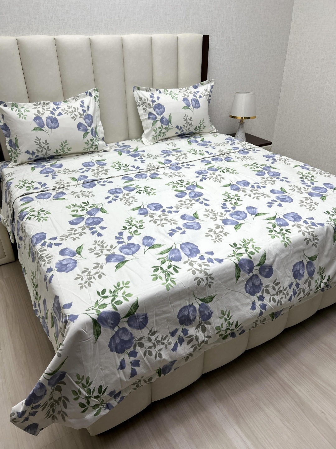 

Pure Decor White & Blue Floral Printed Superfine Double King Size Bedding Set