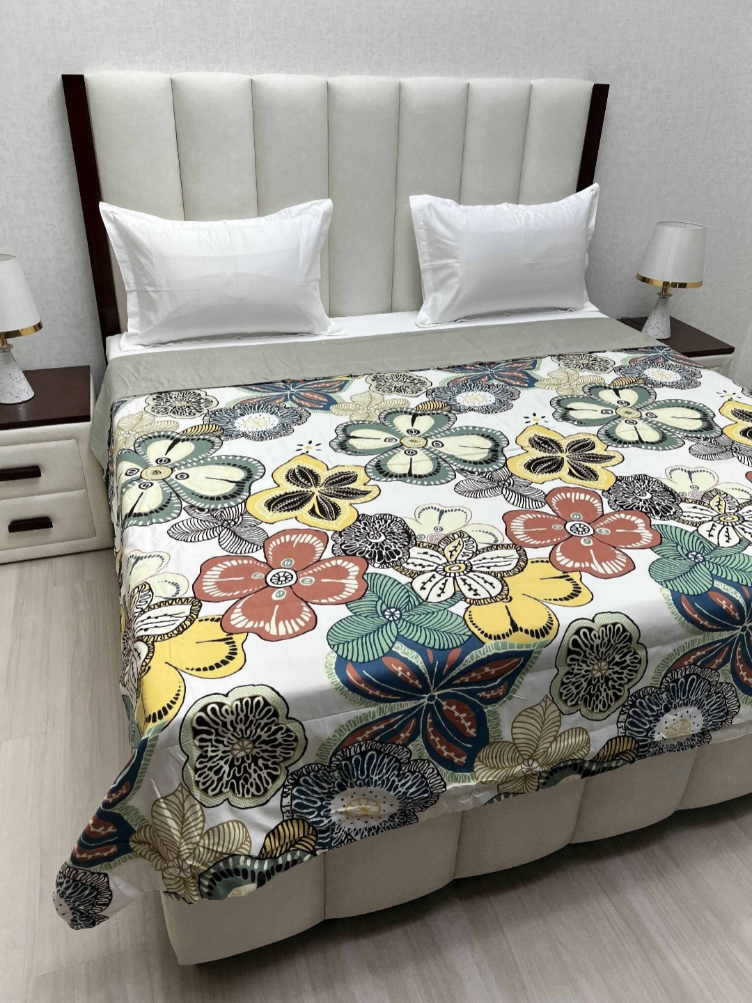 

Pure Decor Comfy Fur White Printed 180 GSM Microfiber AC Room Double King Bed Comforter