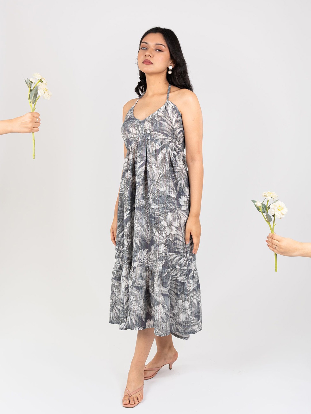 

MONOMEE Women Floral Print Halter Neck Cotton Empire Midi Dress, Grey