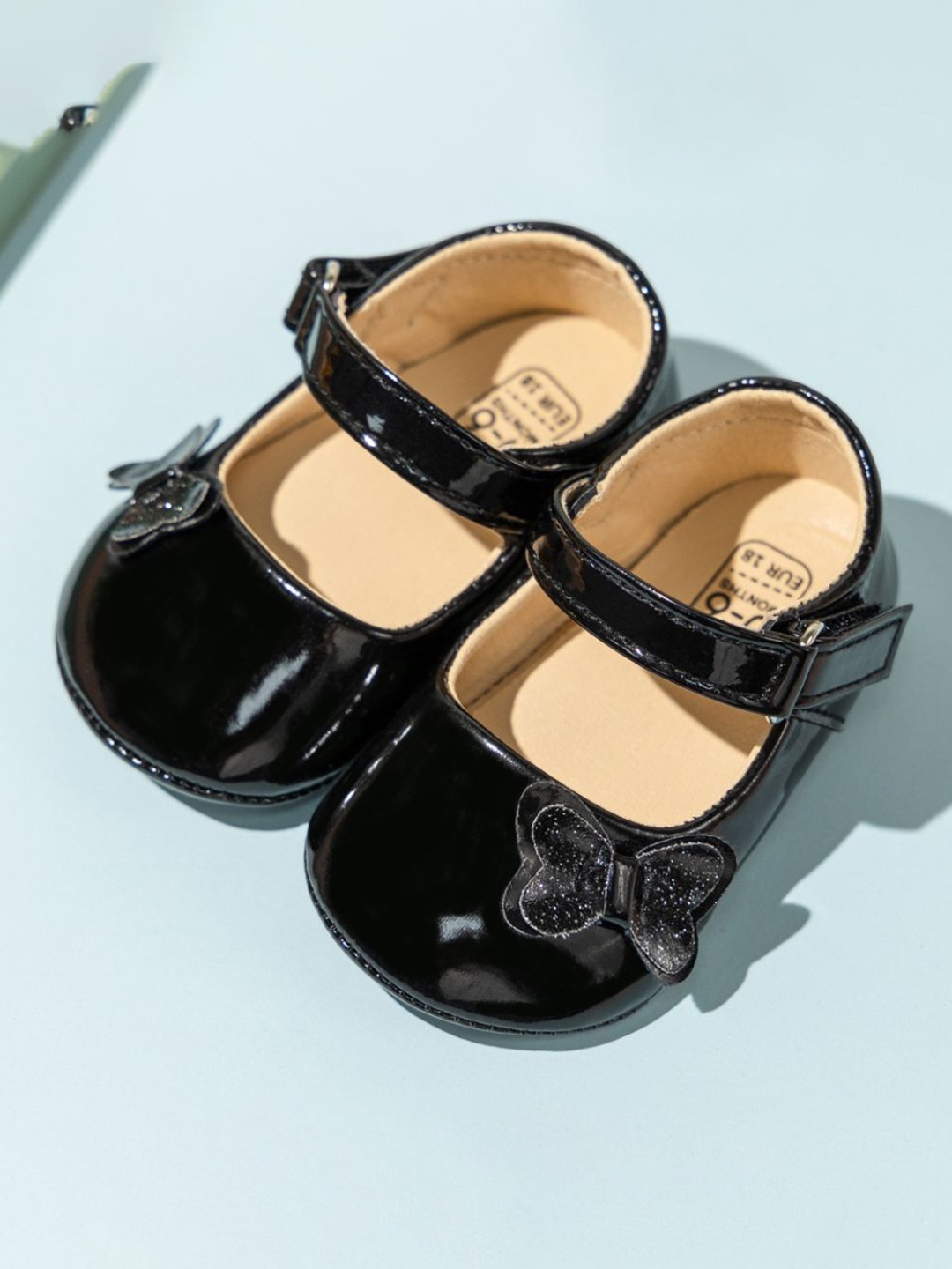 

NESKA MODA Girls Booties, Black