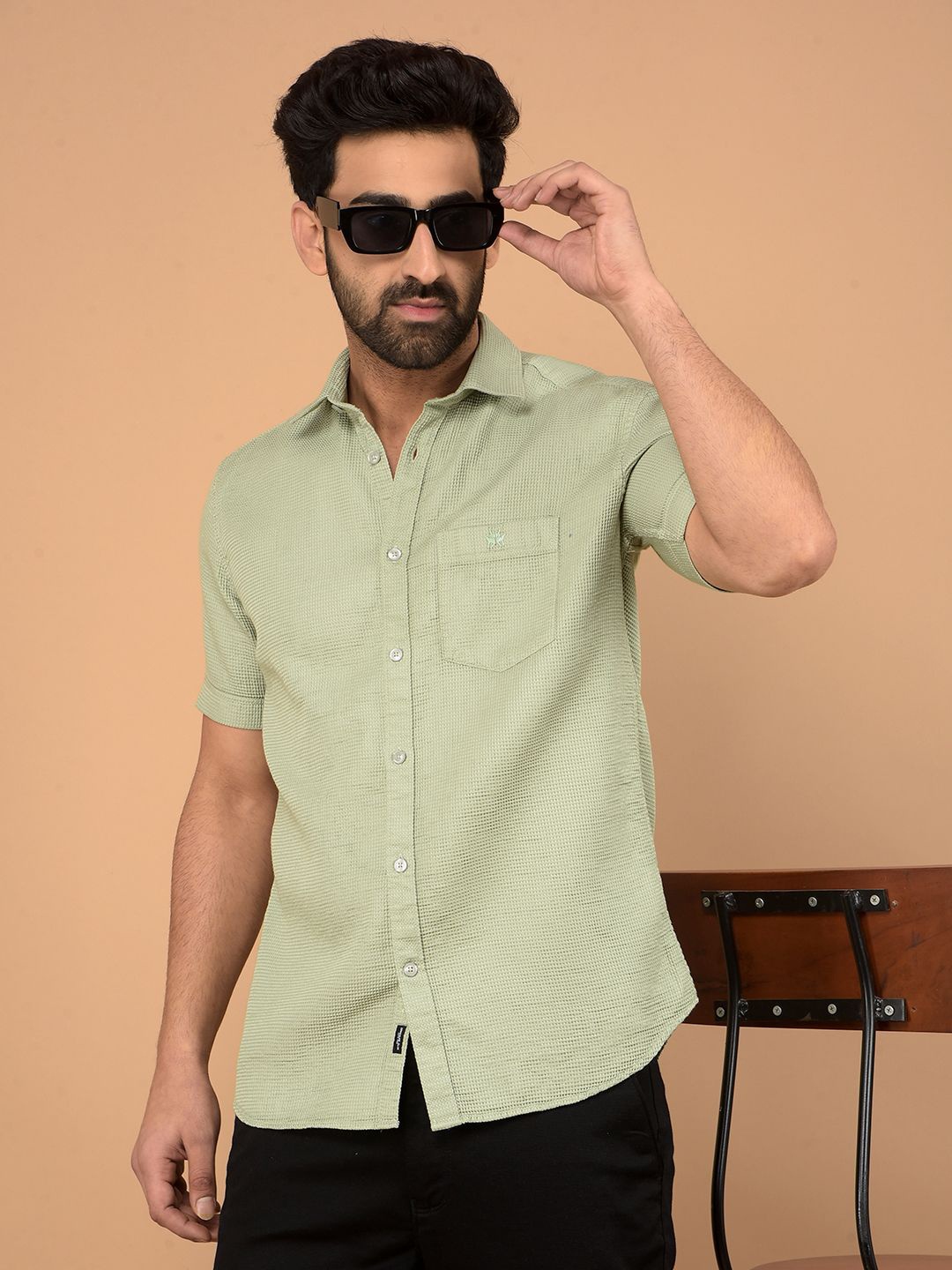 

Crimsoune Club Men Classic Slim Fit Opaque Casual Shirt, Green