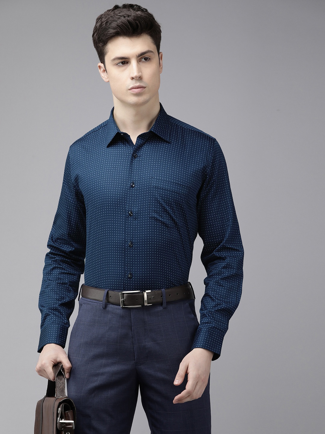 

Van Heusen Slim Fit Opaque Printed Formal Shirt, Navy blue