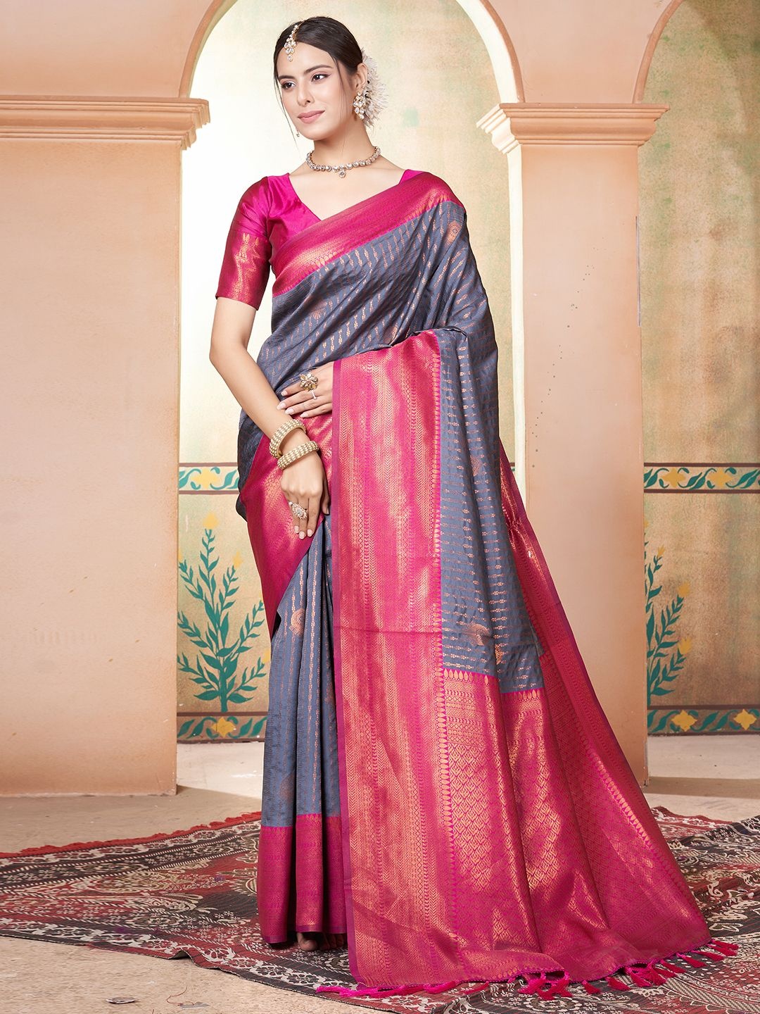 

LeeliPeeri Designer Ethnic Motifs Zari Silk Blend Kanjeevaram Saree, Grey