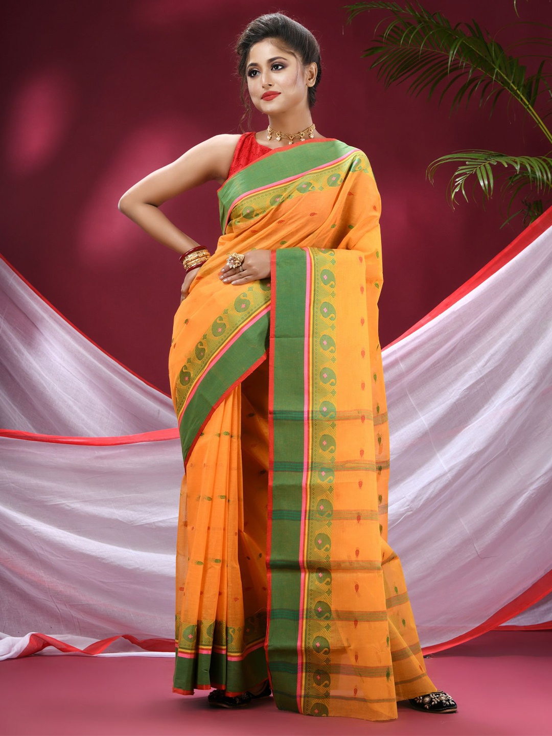

TANTLOOM Paisley Pure Cotton Handloom Taant Saree, Orange