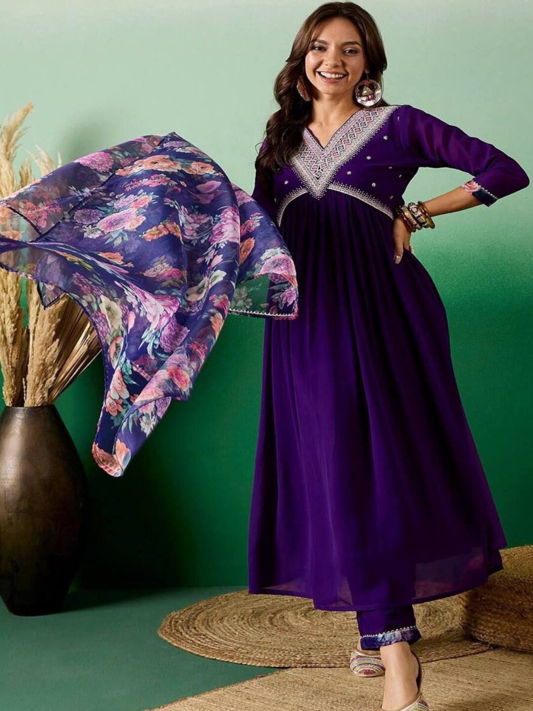 

DIVASTRI Women Floral Printed Regular Sequinned Kurta with Trousers & With Dupatta, Purple