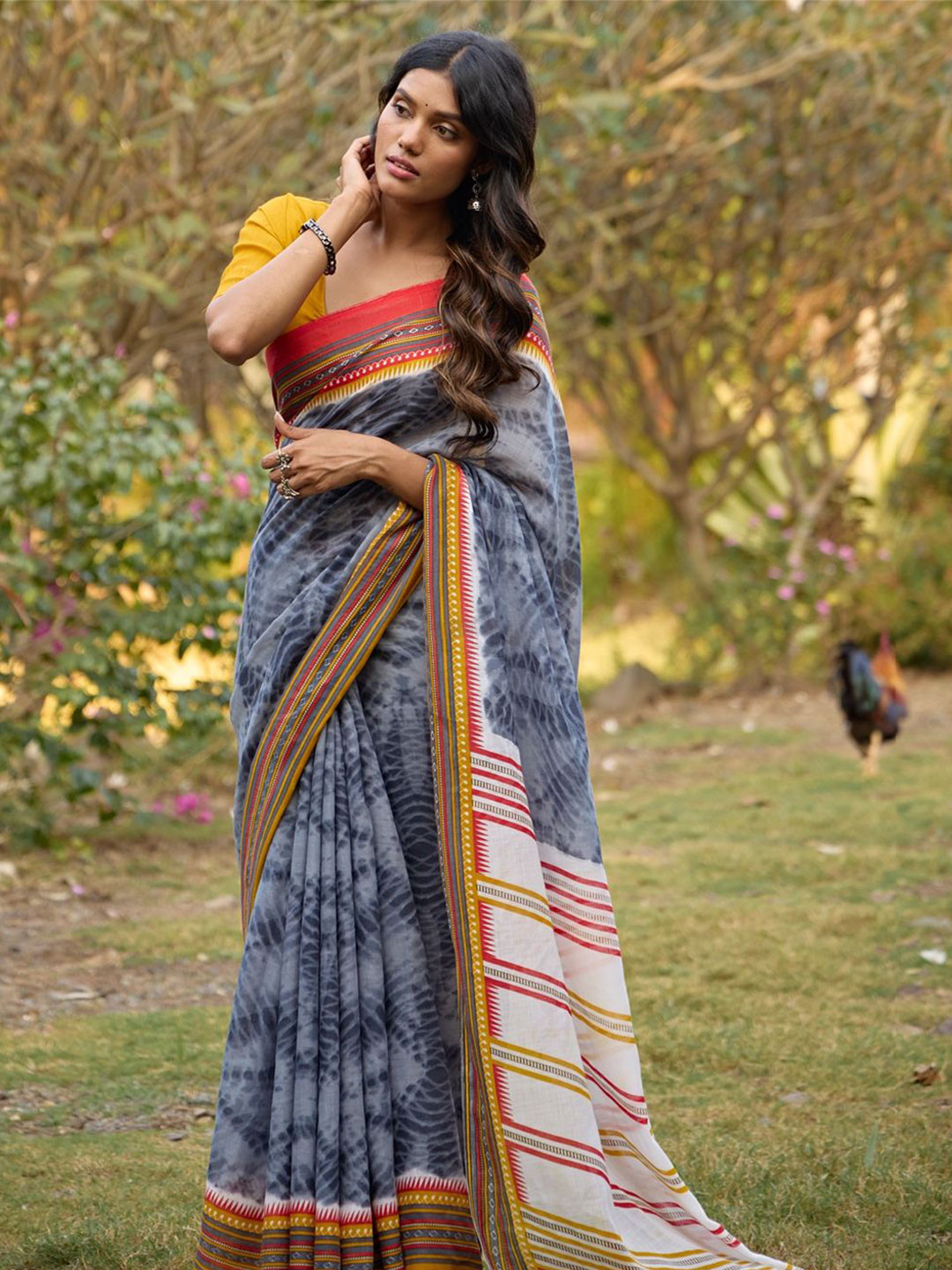 

CHUDIYA Pure Linen Saree, Blue