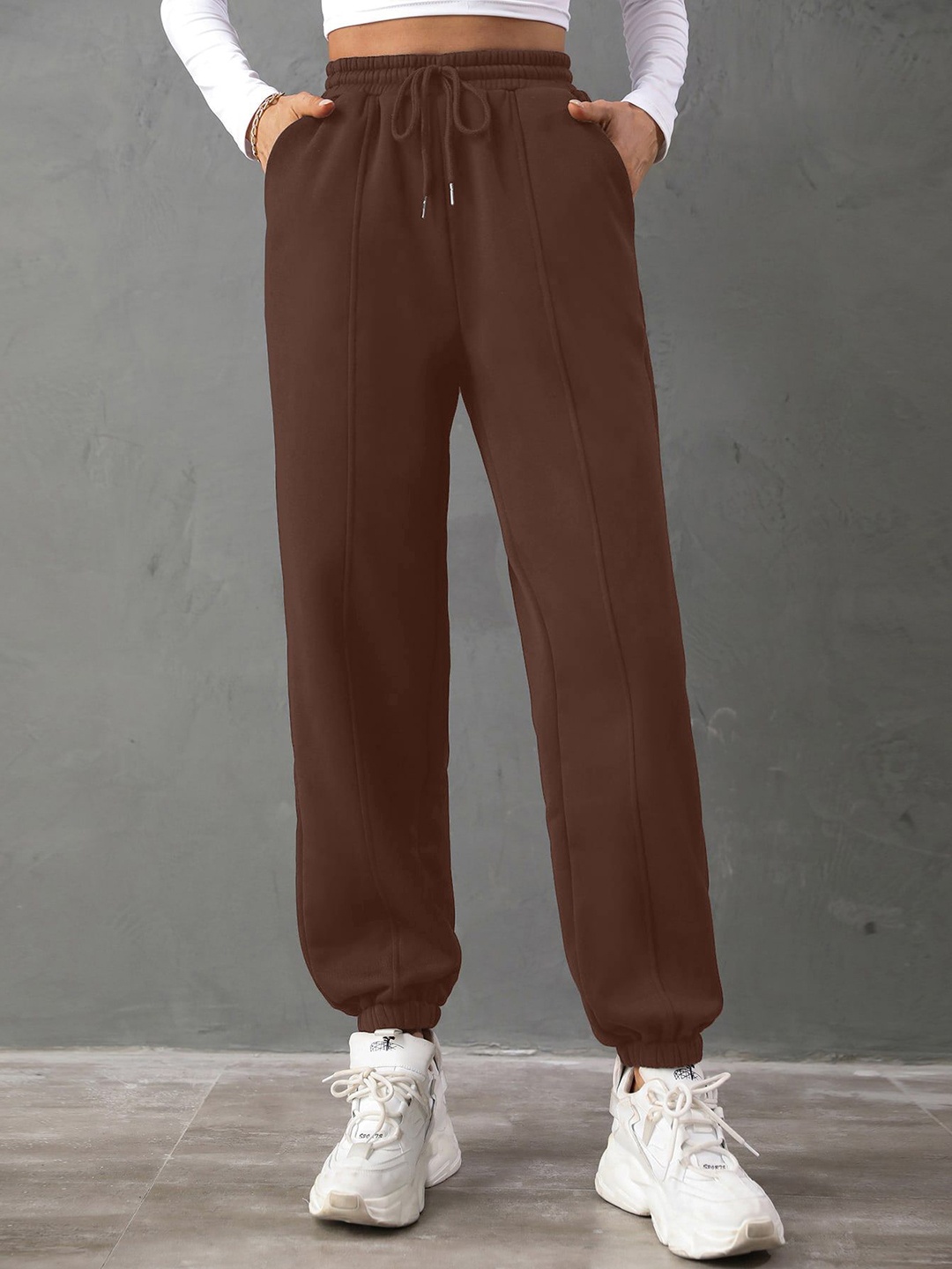 

CORSICA Women Loose Fit High-Rise Joggers Trousers, Brown