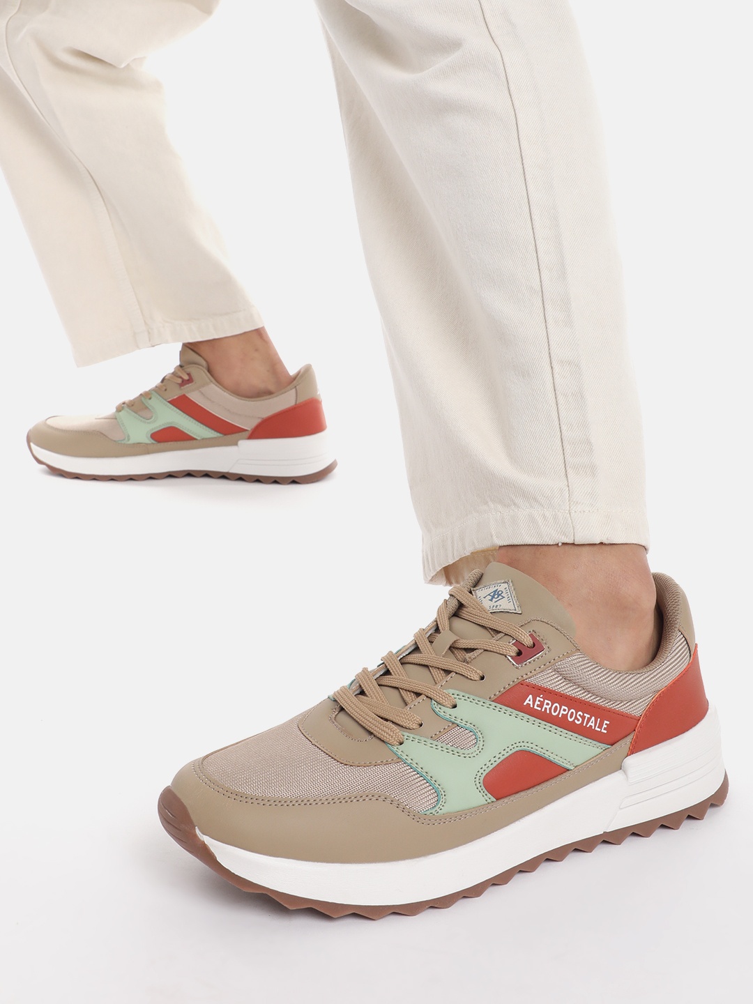 

Aeropostale Men Woven Design Round-Toe Everyday Sneakers with Colourblocked Detail, Beige