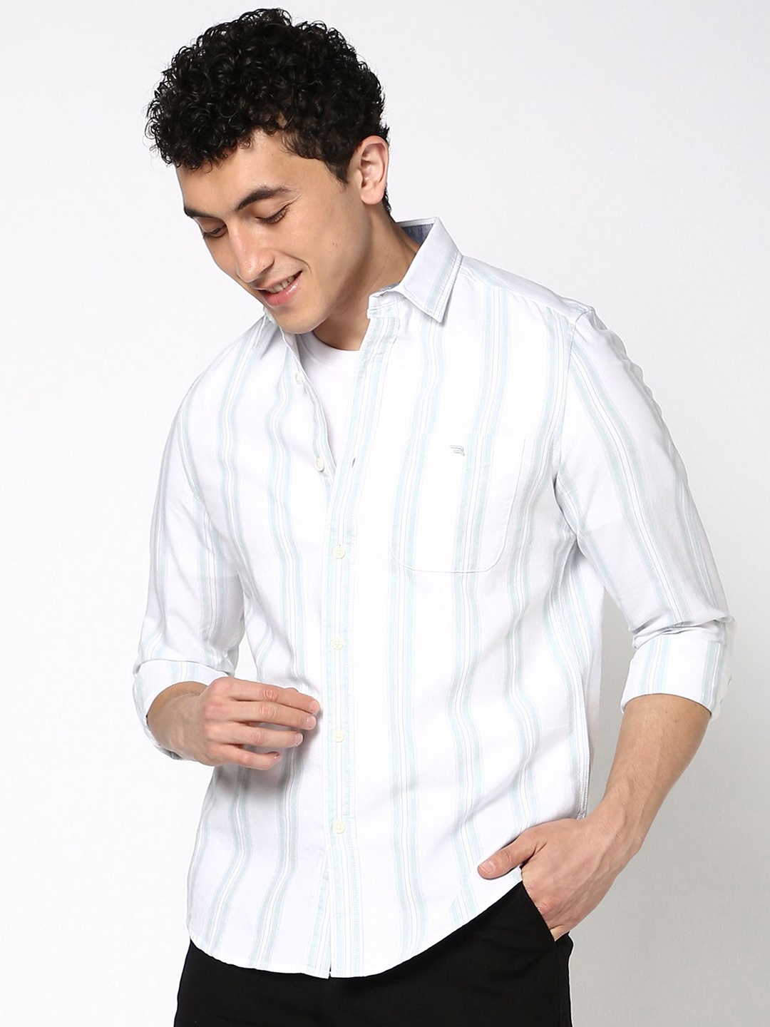 

Blue Buddha Men Relaxed Fit Spread Collar Vertical Striped Cotton Casual Shirt