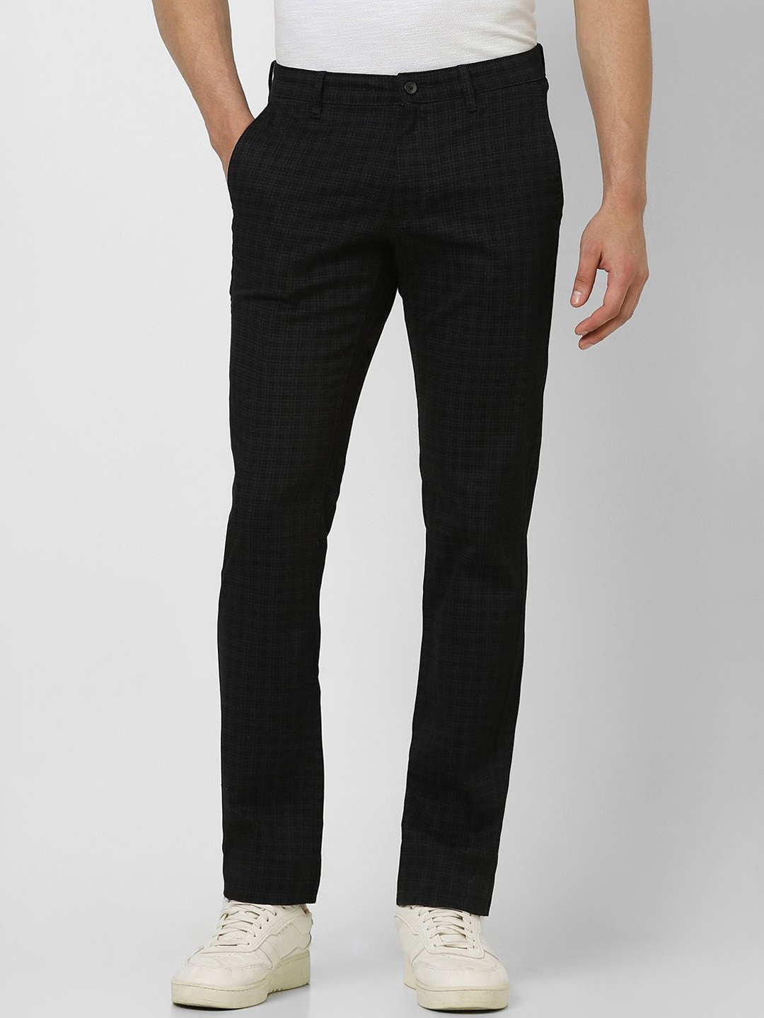 

Van Heusen Sport Men Checked Slim Fit Mid-Rise Trousers, Black