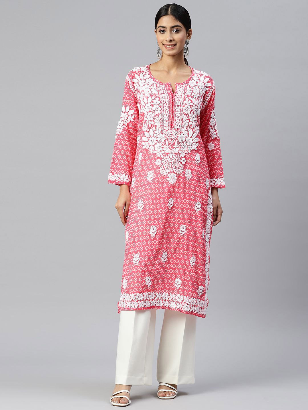 

PARAMOUNT CHIKAN Floral Lucknowi Chikankari Notch Neck Straight Kurta, Pink