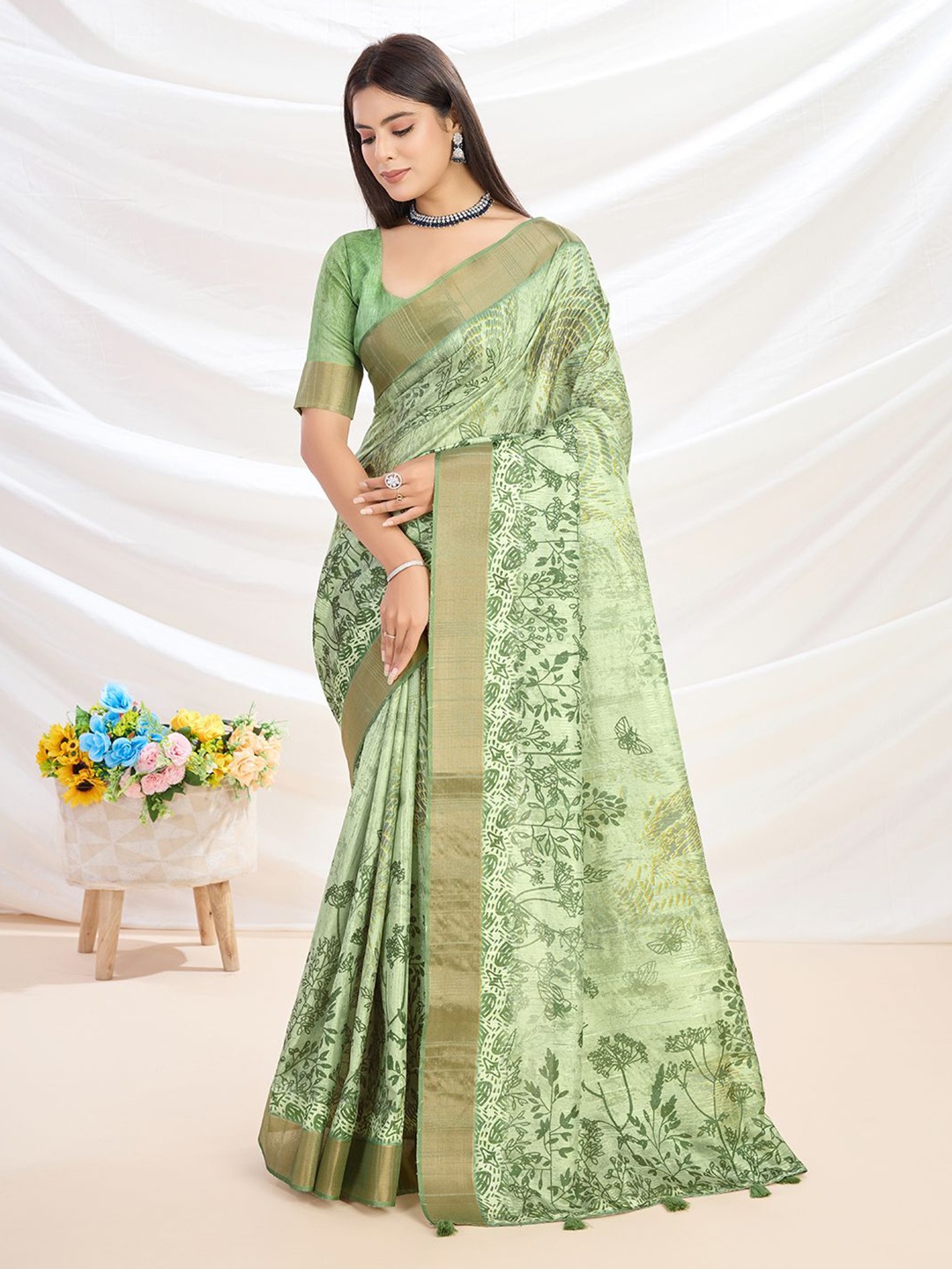 

KALINI Floral Silk Blend Saree, Green