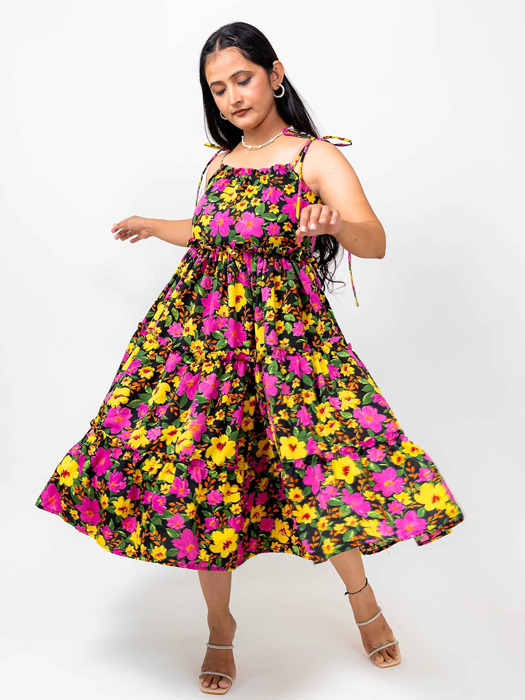 

MONOMEE Women Floral Printed Shoulder Straps Fit & Flare Dress, Black