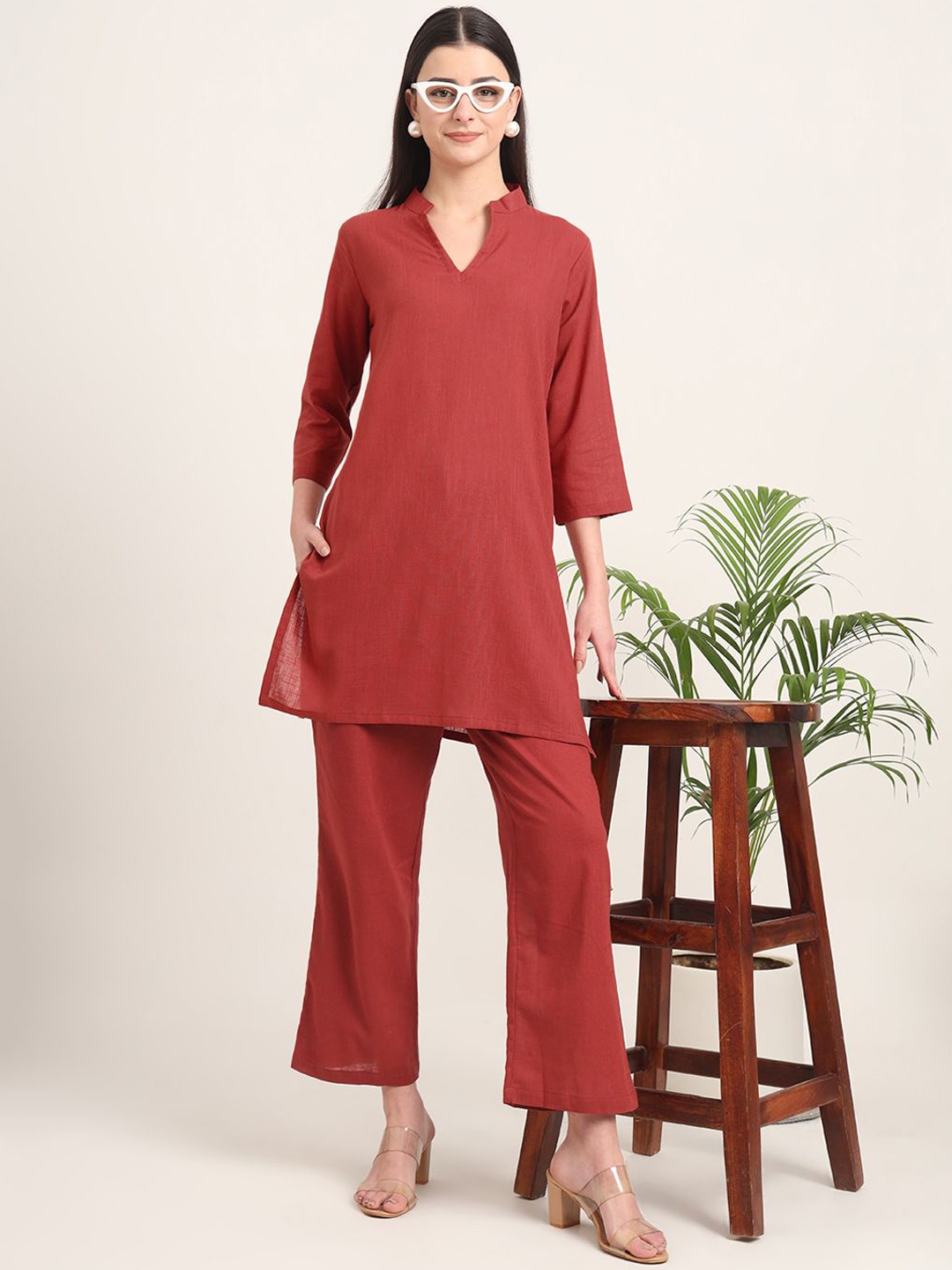 

Thevasa Mandarin Collar Pure Cotton Tunic With Trousers, Red