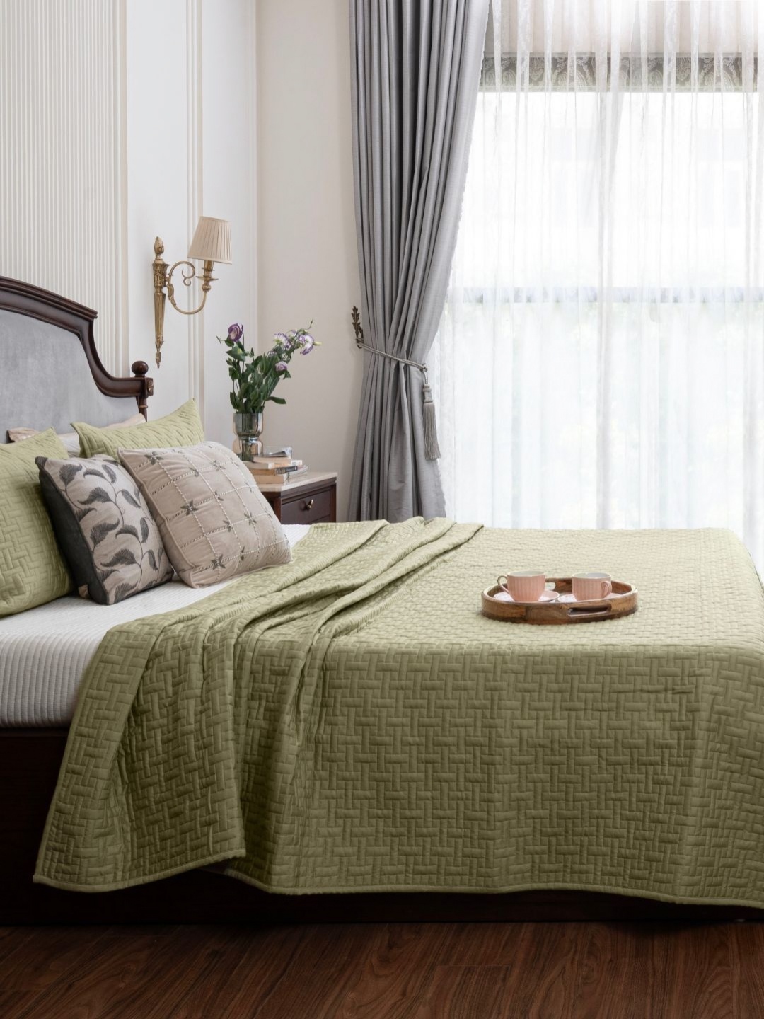 

Rya Living Green Geometric Design Cotton Double King Bed Cover With Pillow Covers