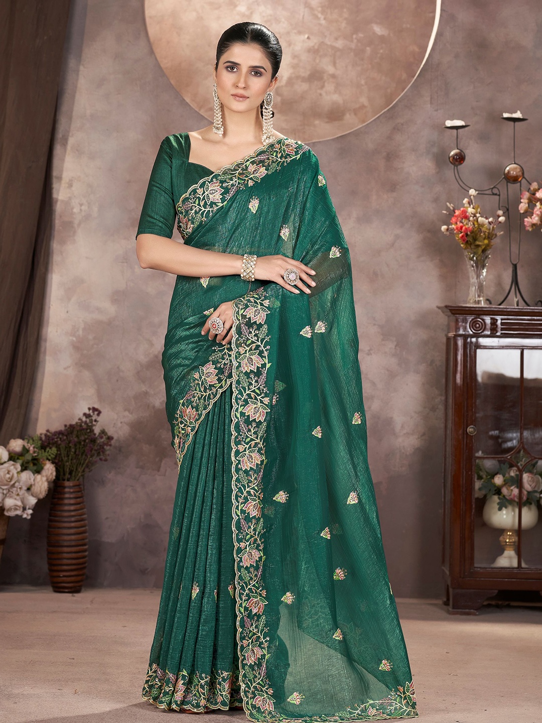 

Vintro Floral Embroidered Saree, Green