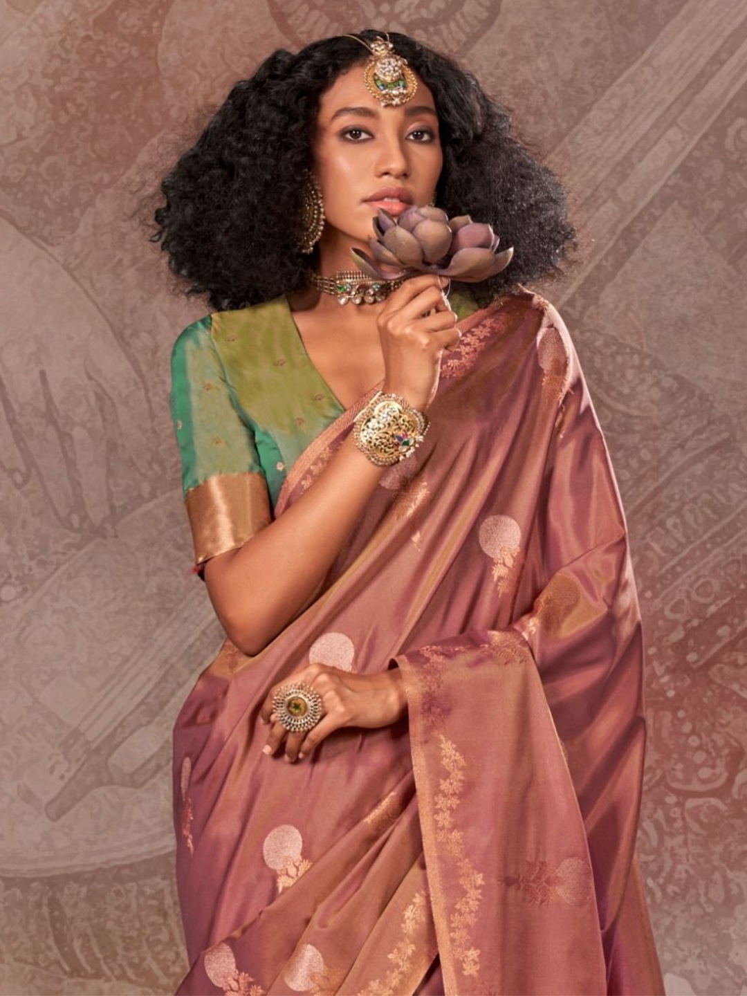 

BLENDIFY Woven Design Zari Banarasi Saree, Peach