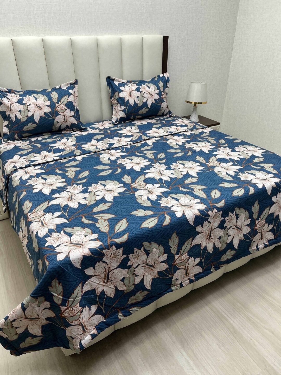 

Pure Decor Blue And Beige Floral Printed Double King Superfine Bedding Set