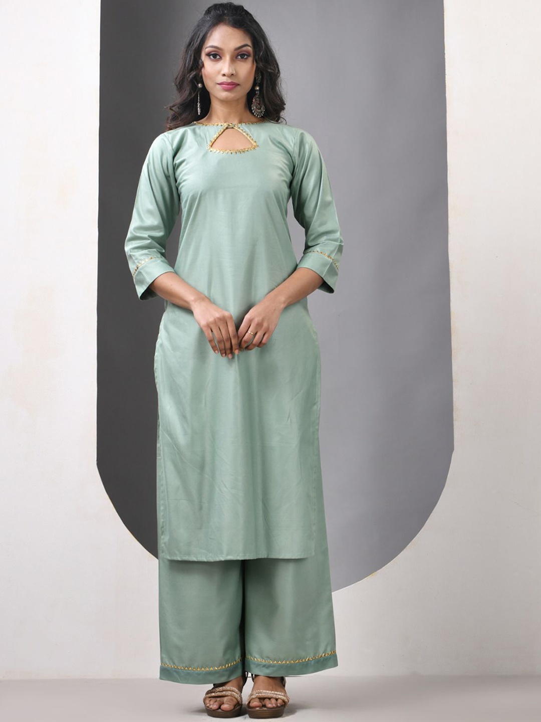 

Charukriti Gotta Patti Keyhole Neck Straight Kurta With Palazzos, Green