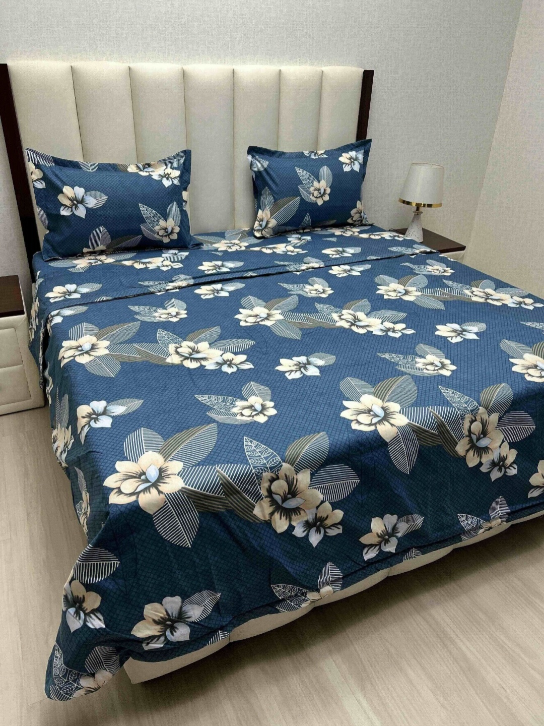 

Pure Decor Blue & White Floral Printed Fine Double King Size Bedding Set