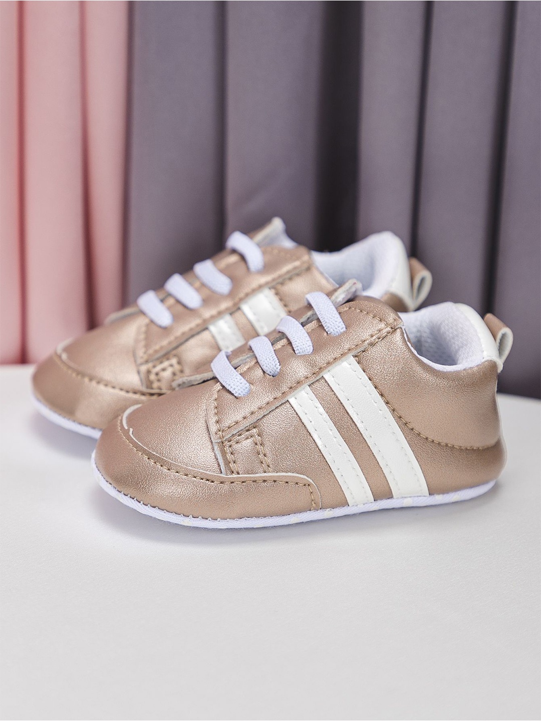 

NESKA MODA Kids Lace-Up Booties, Gold