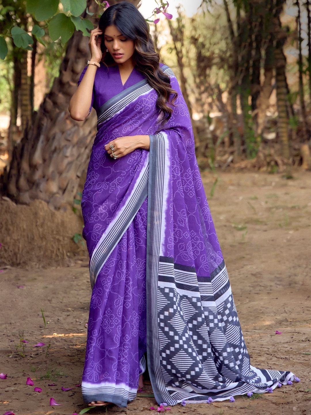 

CHUDIYA Bandhani Pure Linen Saree, Purple