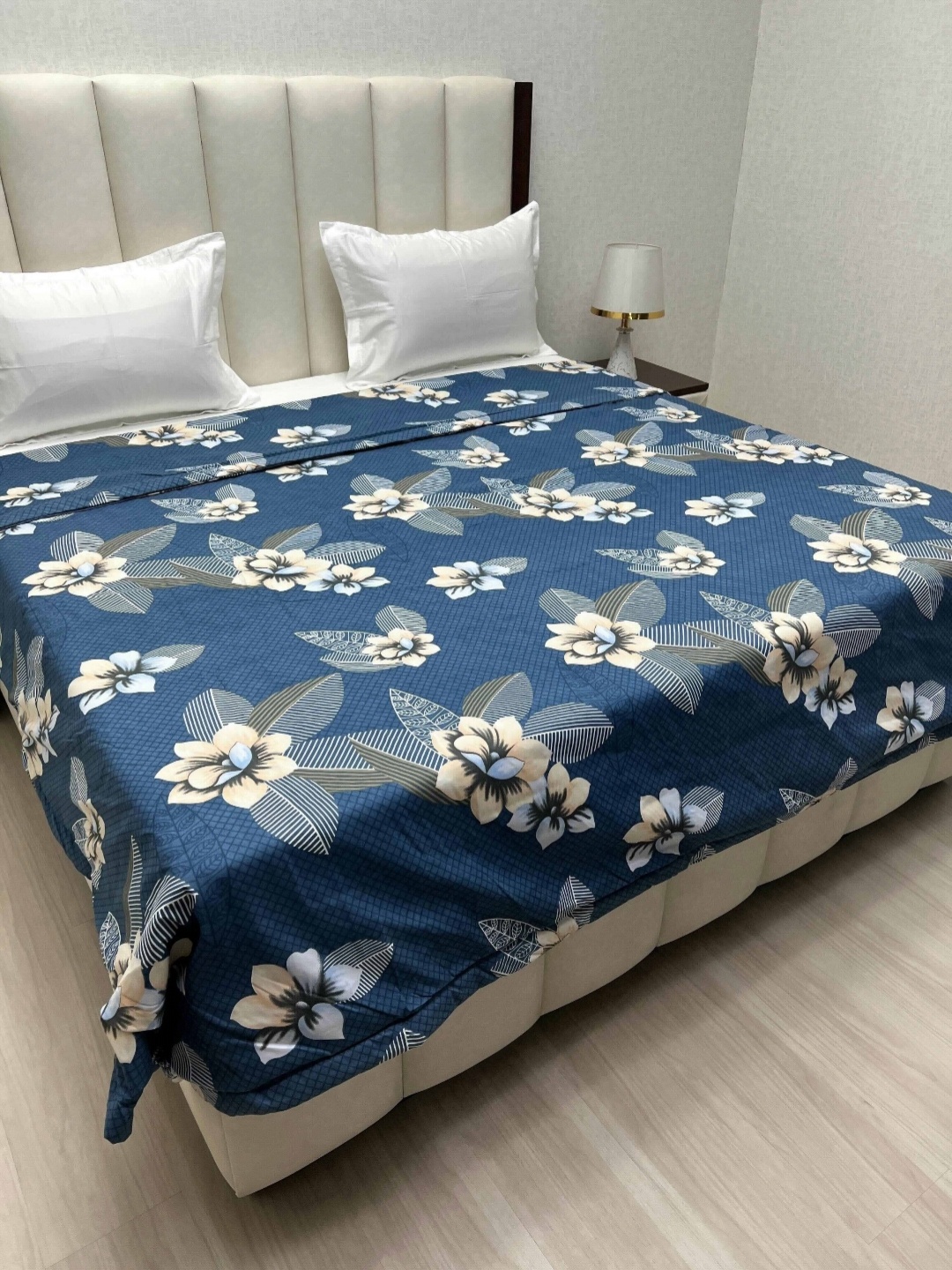 

Pure Decor Comfy Blue & White Floral 400 GSM Microfiber King Size Comforter