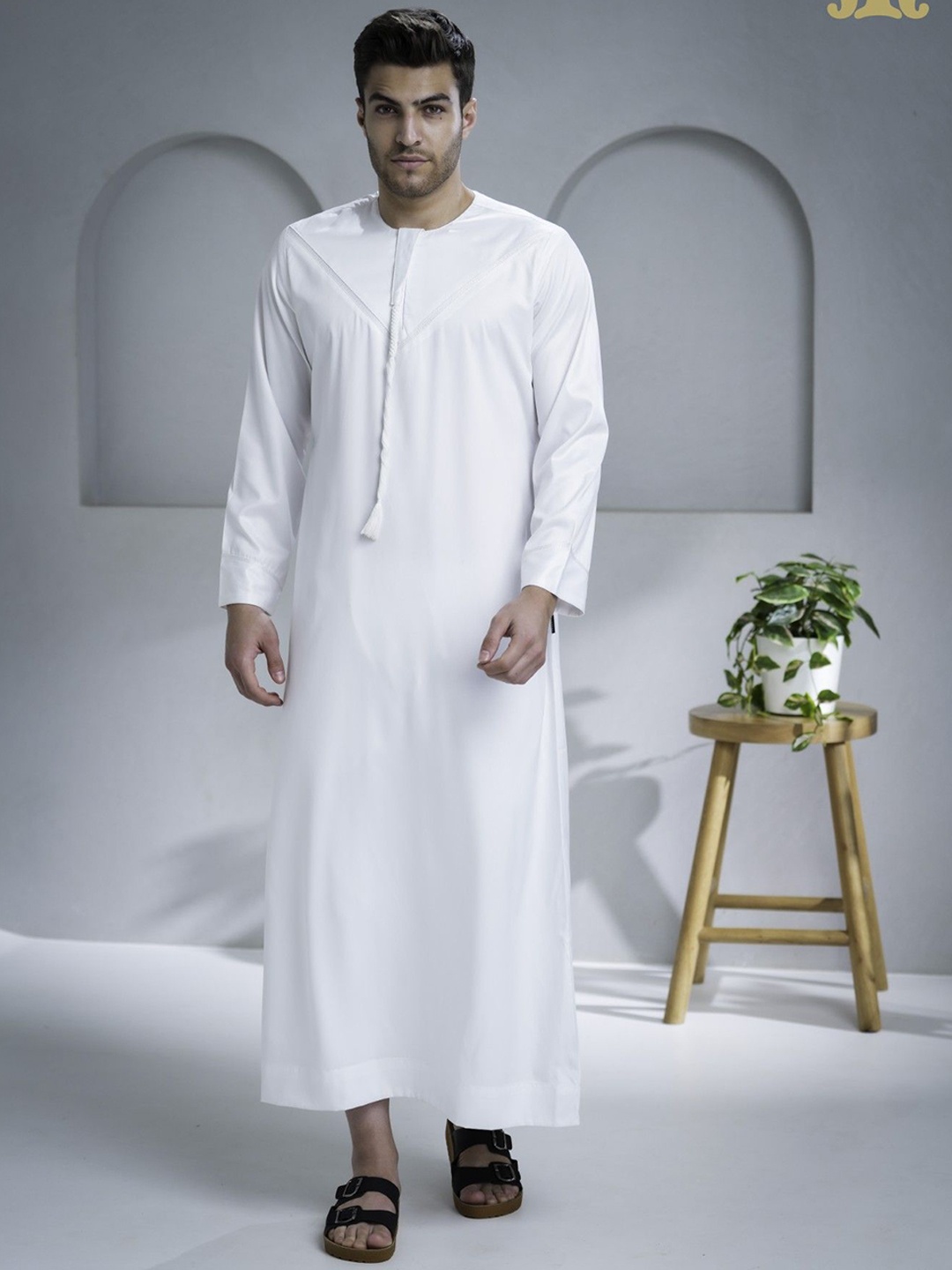 

MASHROO Men Thread Work Kurta, White