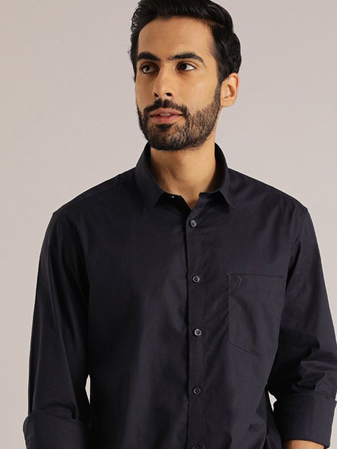 

Indian Terrain Men Classic Fit Spread Collar Solid Cotton Casual Shirt, Navy blue