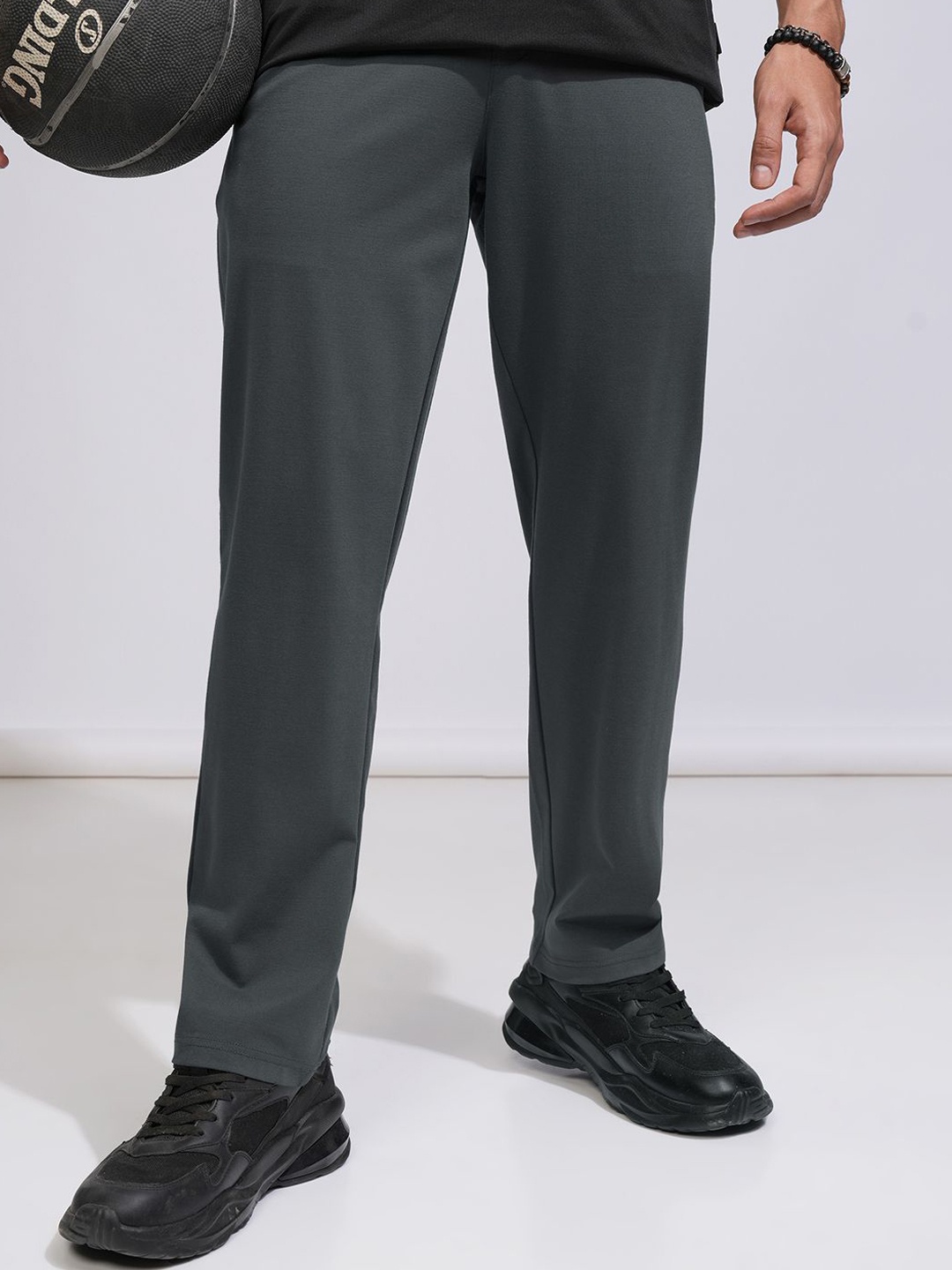 

HIGHLANDER Men Relaxed Fit Knitted Trouser, Grey