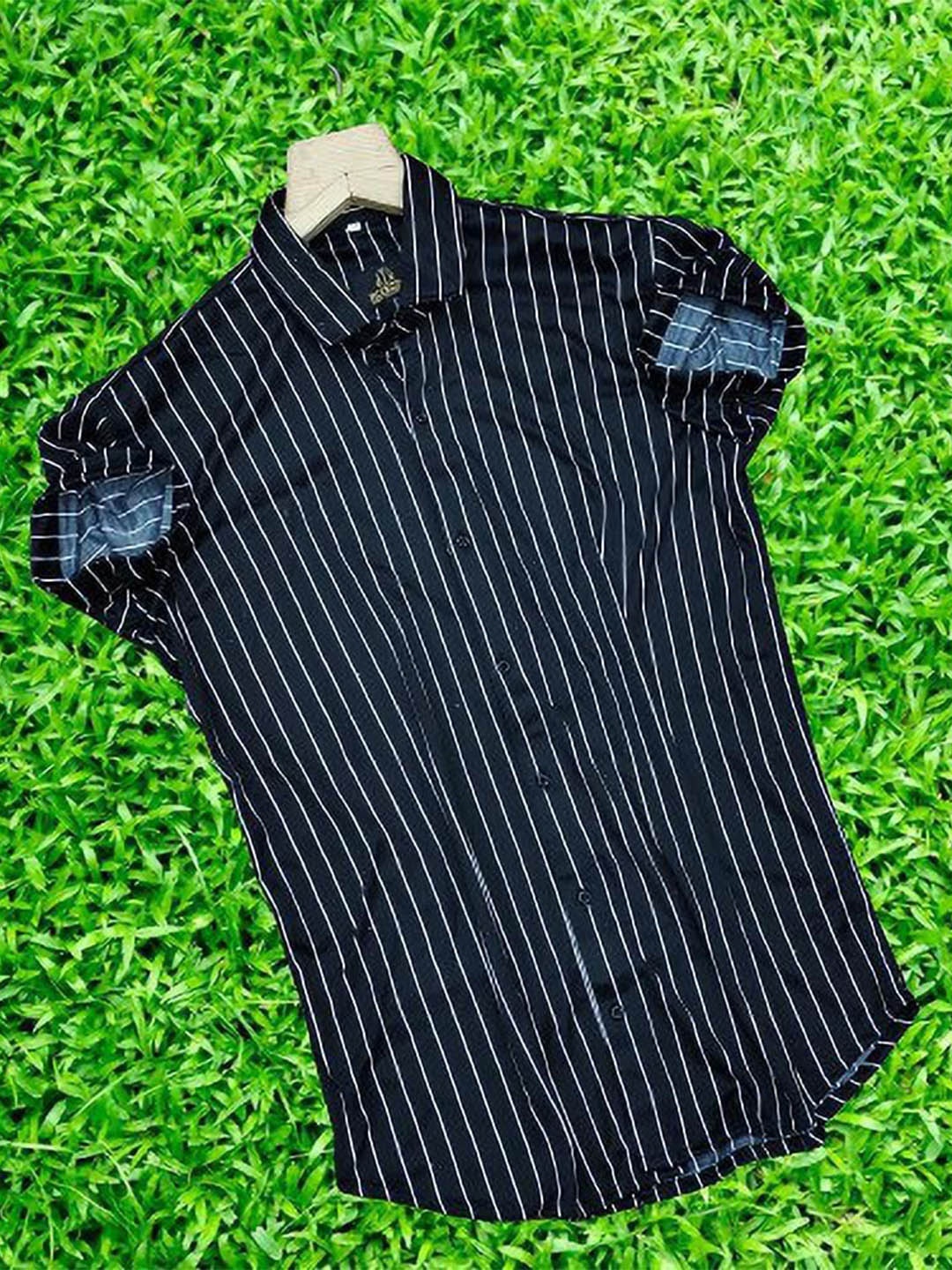 

iCome Men Spread Collar Vertical Striped Formal Shirt, Black