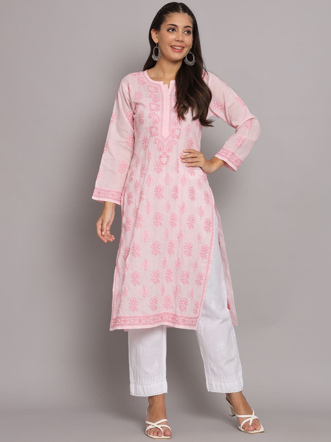 

PARAMOUNT Floral Embroidered Notch Neck Lucknowi Chikankari Kurta, Pink