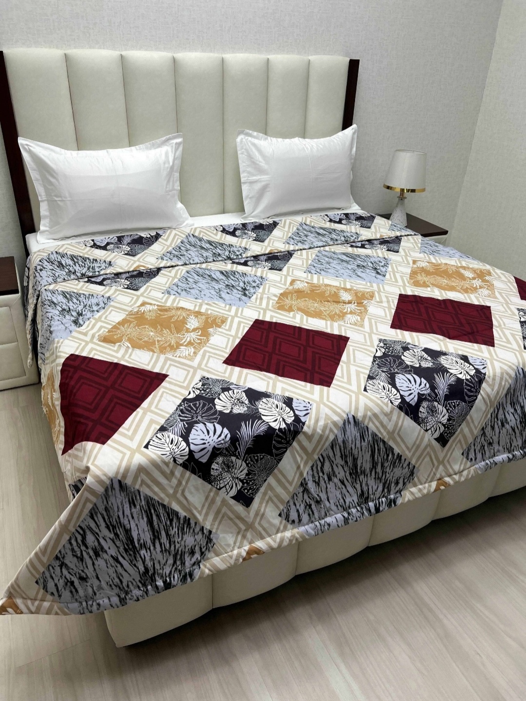 

Pure Decor Comfy Maroon Floral 210 GSM Microfiber AC Room Double King Bed Comforter