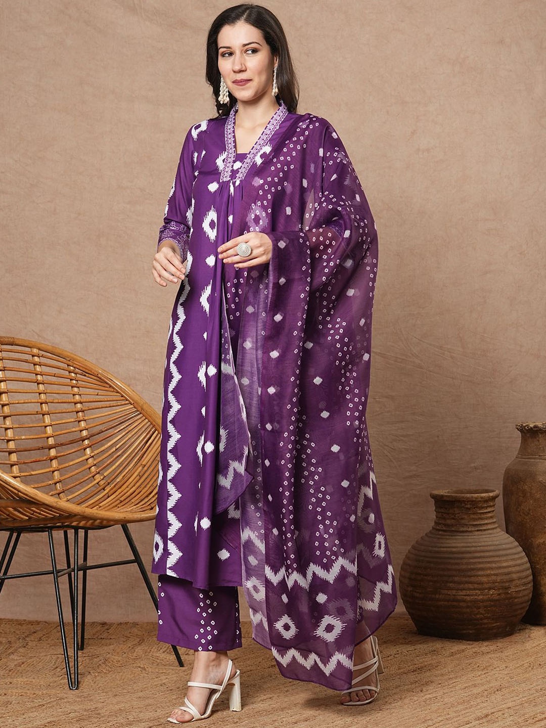 

GoSriKi Chakrika Geometric Printed V-Neck Pleated Anarkali Kurta With Trousers & Dupatta, Purple