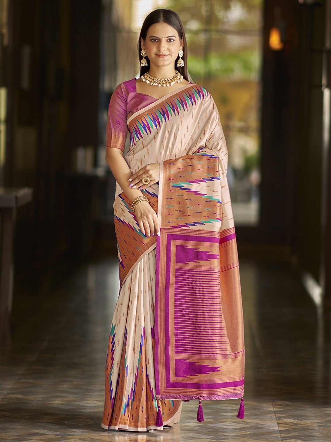 

SAREETHNIC Woven Design Zari Pure Silk Paithani Saree, Cream